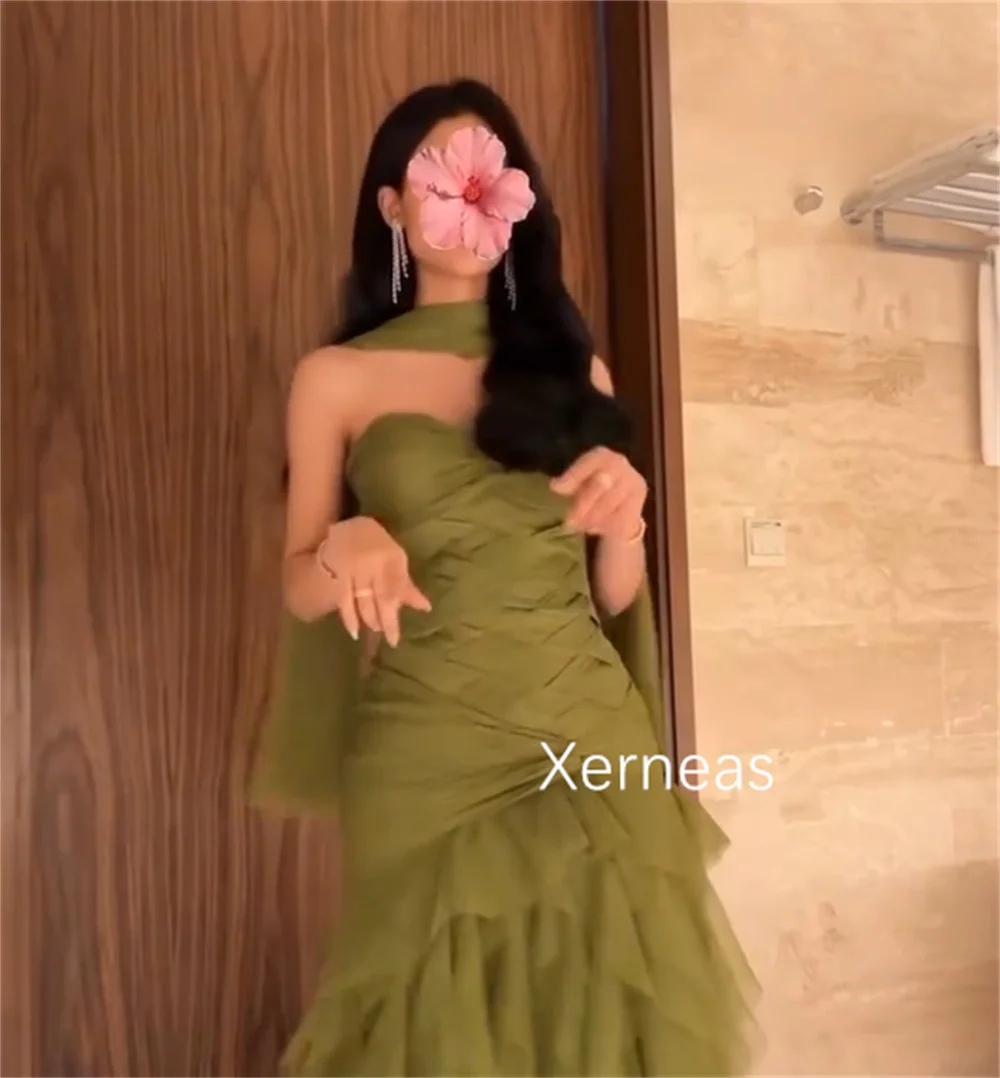 أزياء مخصصة صافي الطية البوق فساتين طويلة حمالة فساتين مناسبة مخصصة مقاسات رائعة المتاحة