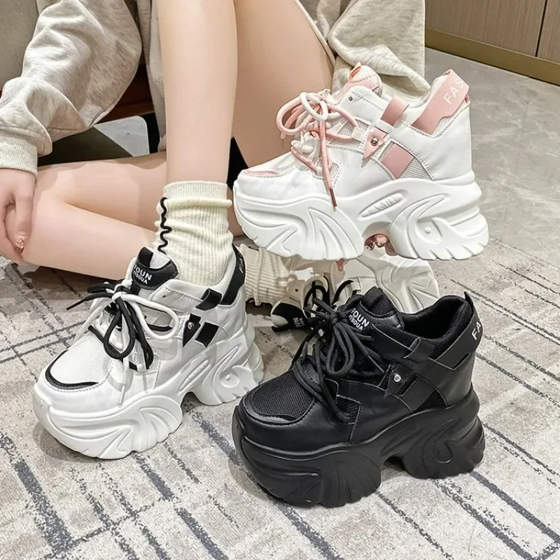 

2025 Luxury Sneakers Women Lace Up Round Toe Flat Casual Shoes work Mesh Hollow Outs jogging Shoes Outdoor Shoes Woman