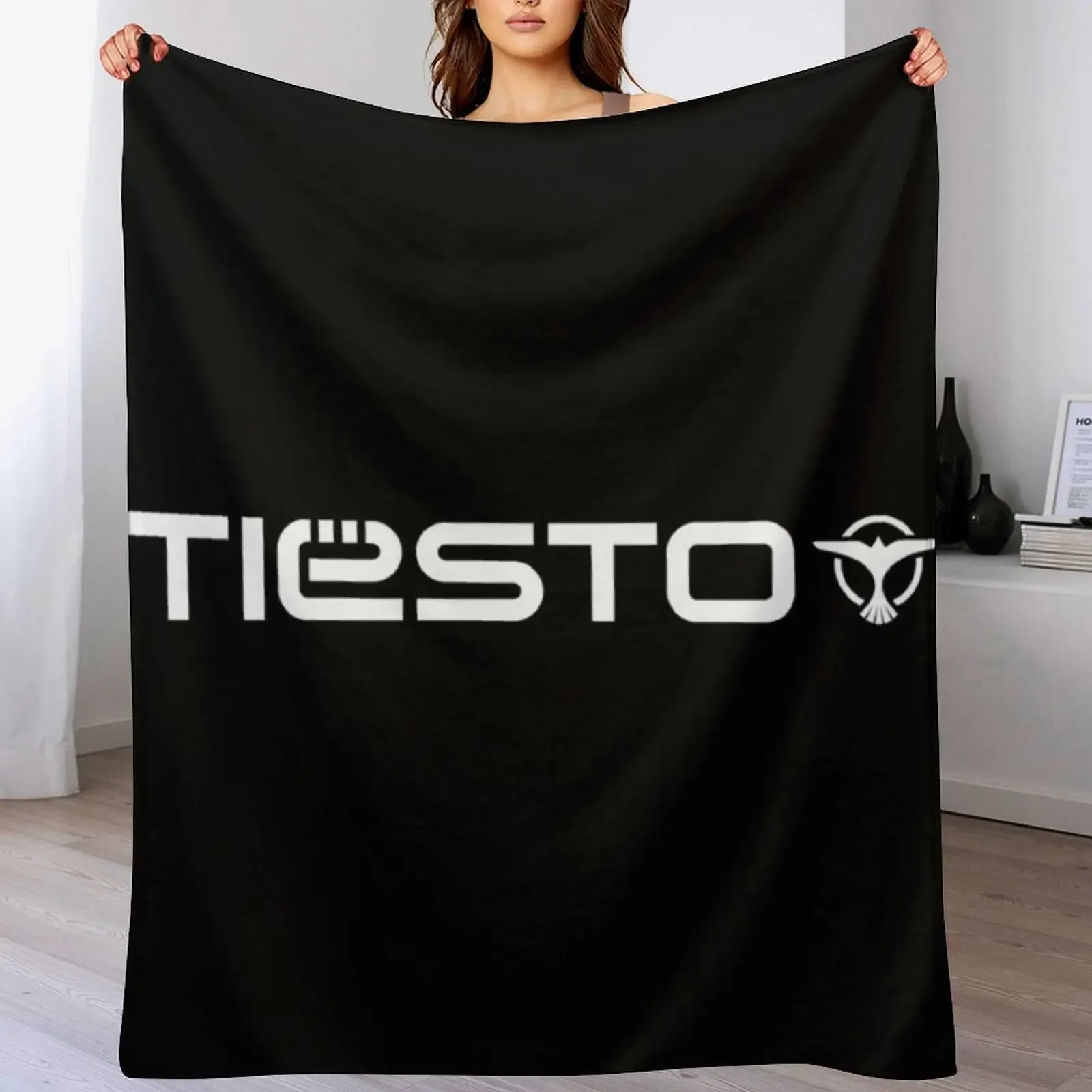 

Tiesto logo Throw Blanket Luxurious Soft Fuzzy Blanket for Sofa Bed