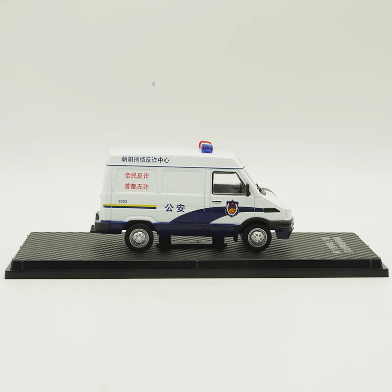 1:43 Original Factory, Nanjing IVECO Proud Truck Leaps Forward  Commercial Vehicle Simulation Alloy Car Model