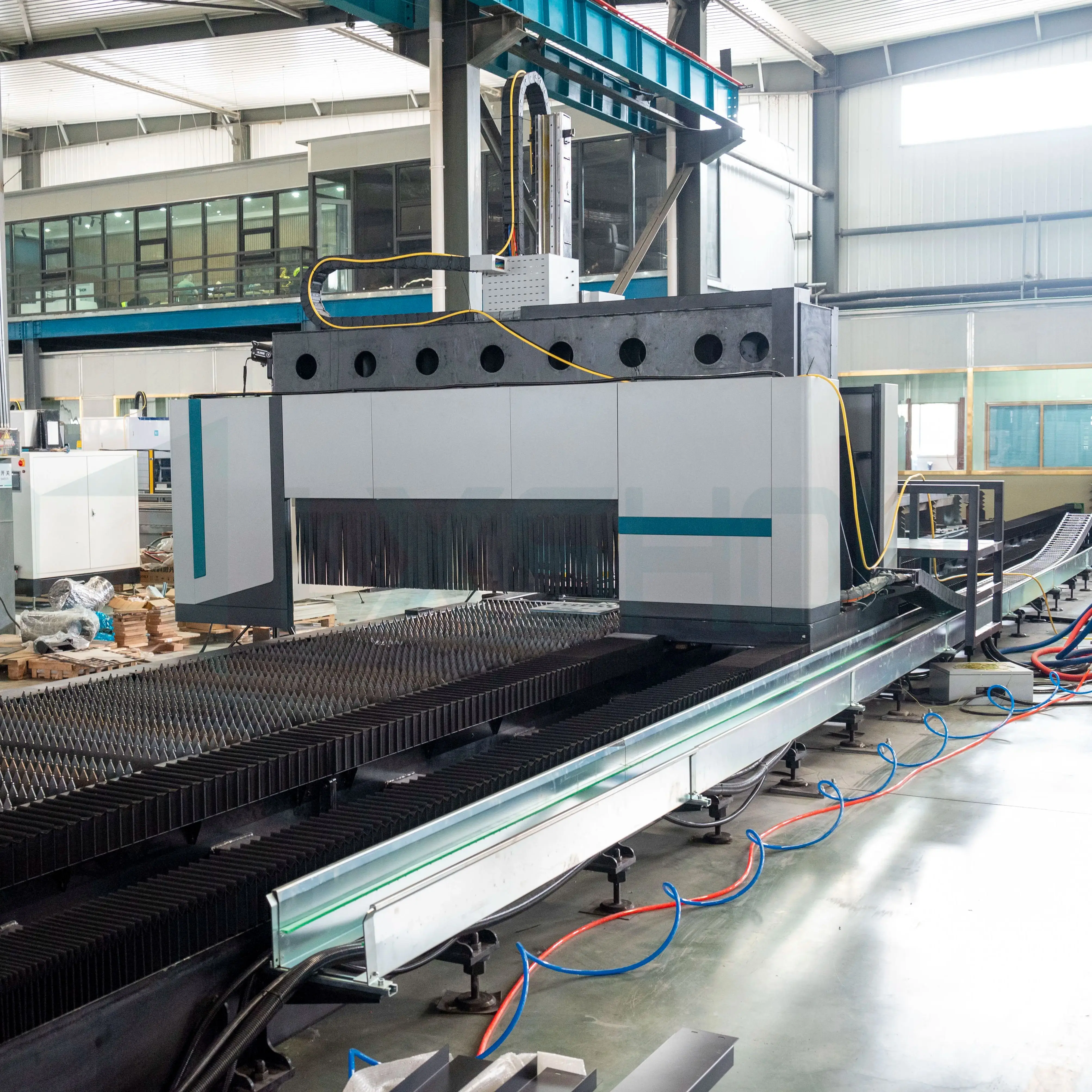 Laser cutting machine Large format laser cutting machine Plate and tube integrated laser cutting machine Special H-beam