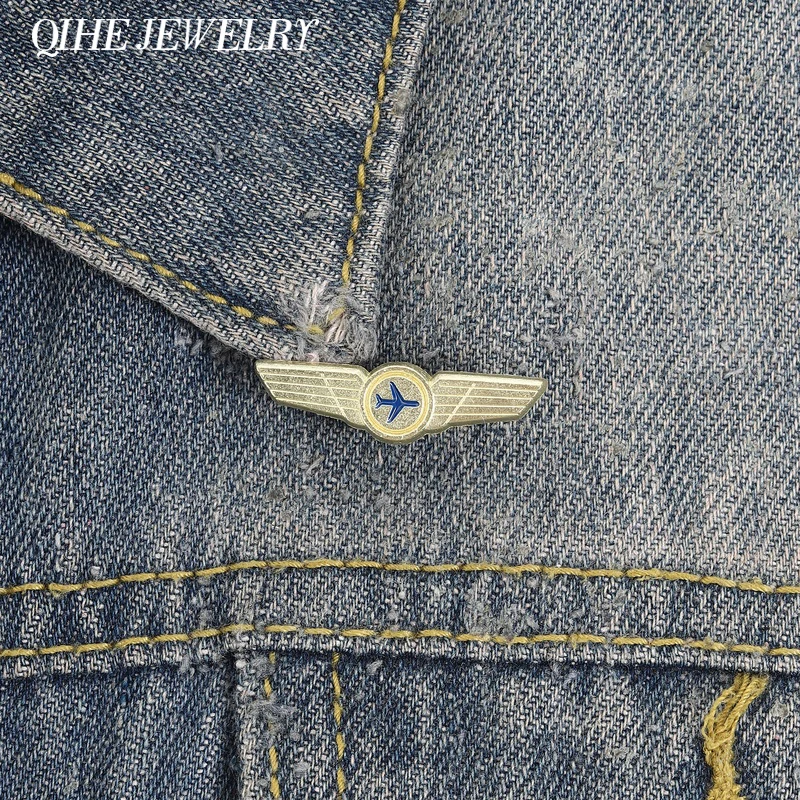 Vintage Airplane Pilot Wings Enamel Pin Aviation Aviator Wings Blue Airplane Metal Brooch Lapel Badge Jewelry Gift for Friends