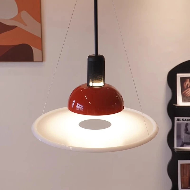 

Restaurant table chandelier, modern designer Nordic bar UFO chandelier