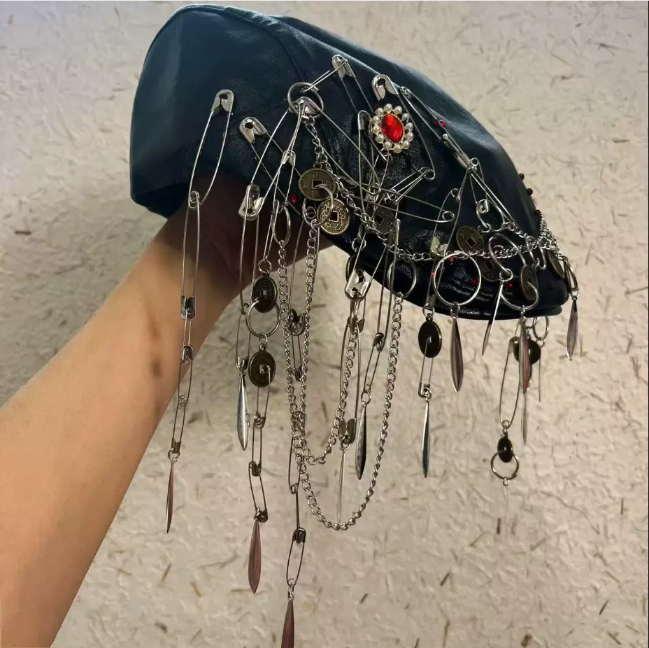 Handmade Fashion Metal Rivet Decoration Gothic Punk Berets Man Woman Hip Hop Vintage Hat Flat Cap