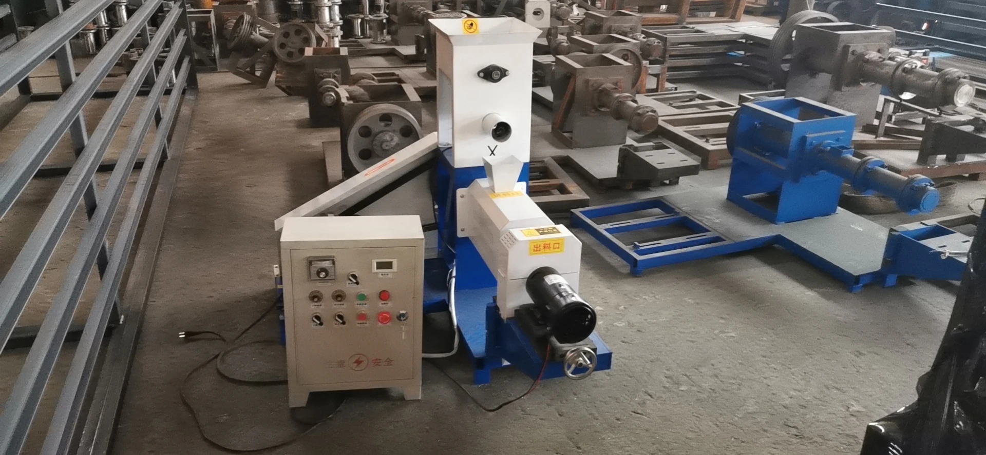 Dry Wet Pet Food Pellet Processing Making Extruder Machine Dog Fish Cat Chicken Animal Food Pellet Making Machine