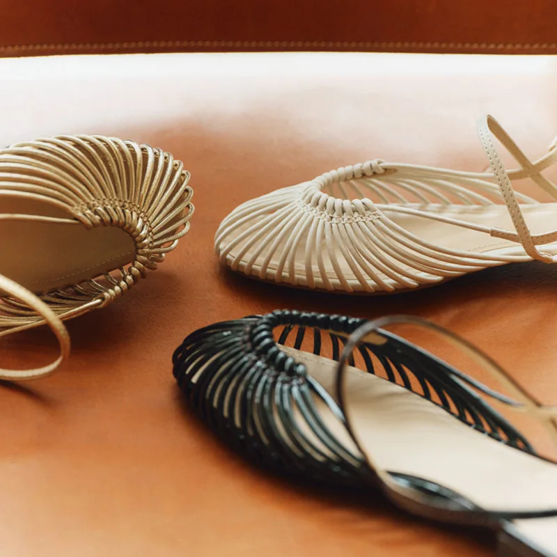 Niche Hand-woven Fashion Retro Empty Bag Head Low Heel Women's Shoes 2026 Summer New Roman Vacation Outside Sandals Ladies