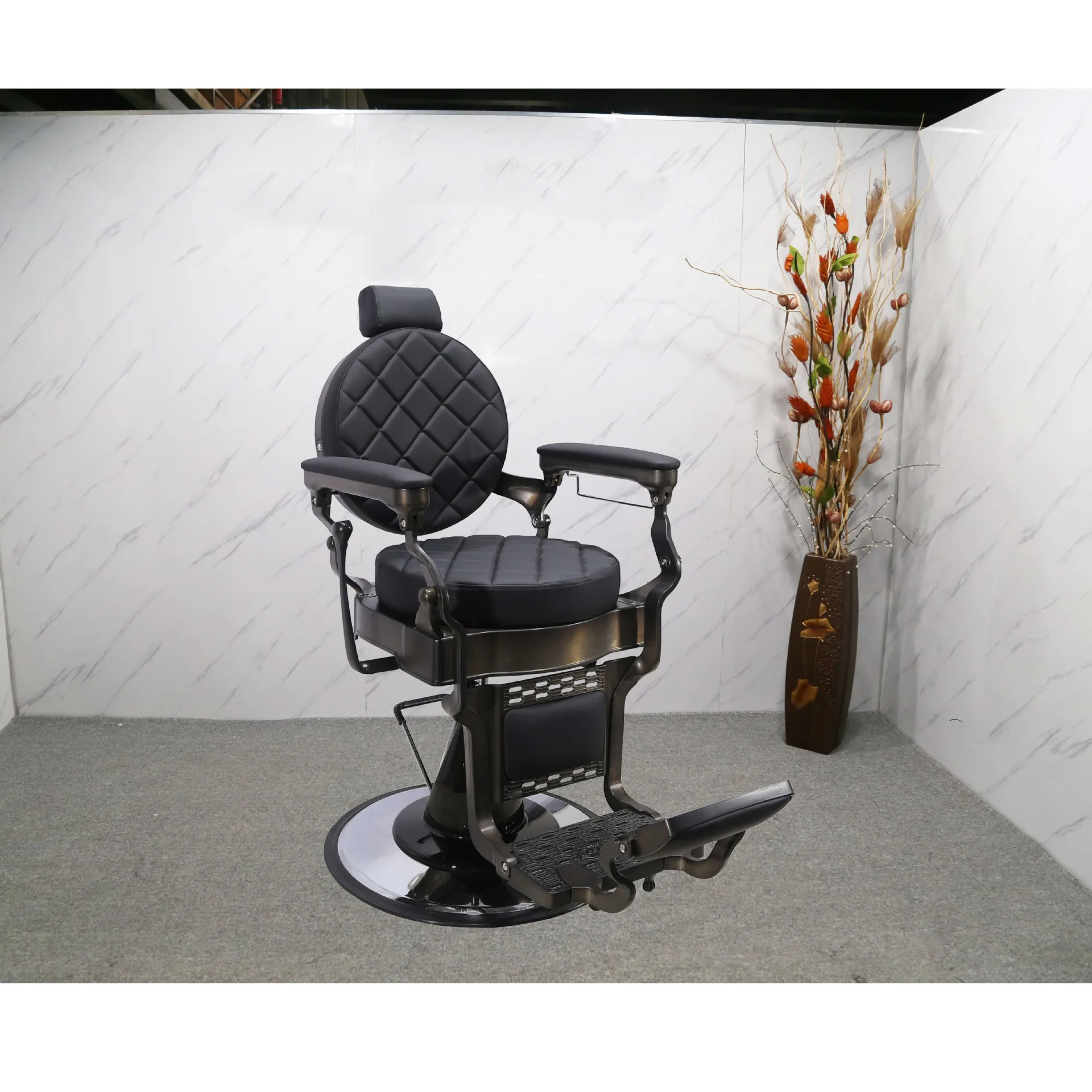 

New Retro Luxury High-end Large Chair Hair Chair Retro Oil Head Haircut Reclining Men's Shaving Hair