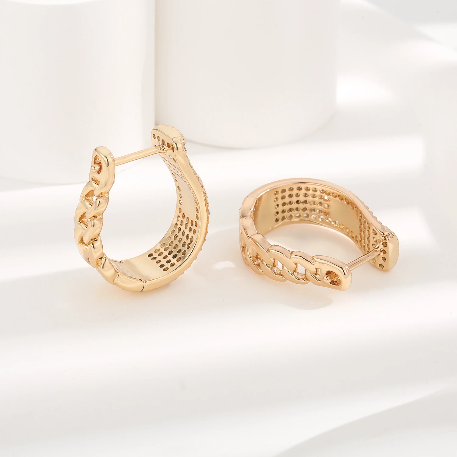 Monaco earrings are a perfect Christmas gift for girls, suitable for upscale parties and business occasions. view 5