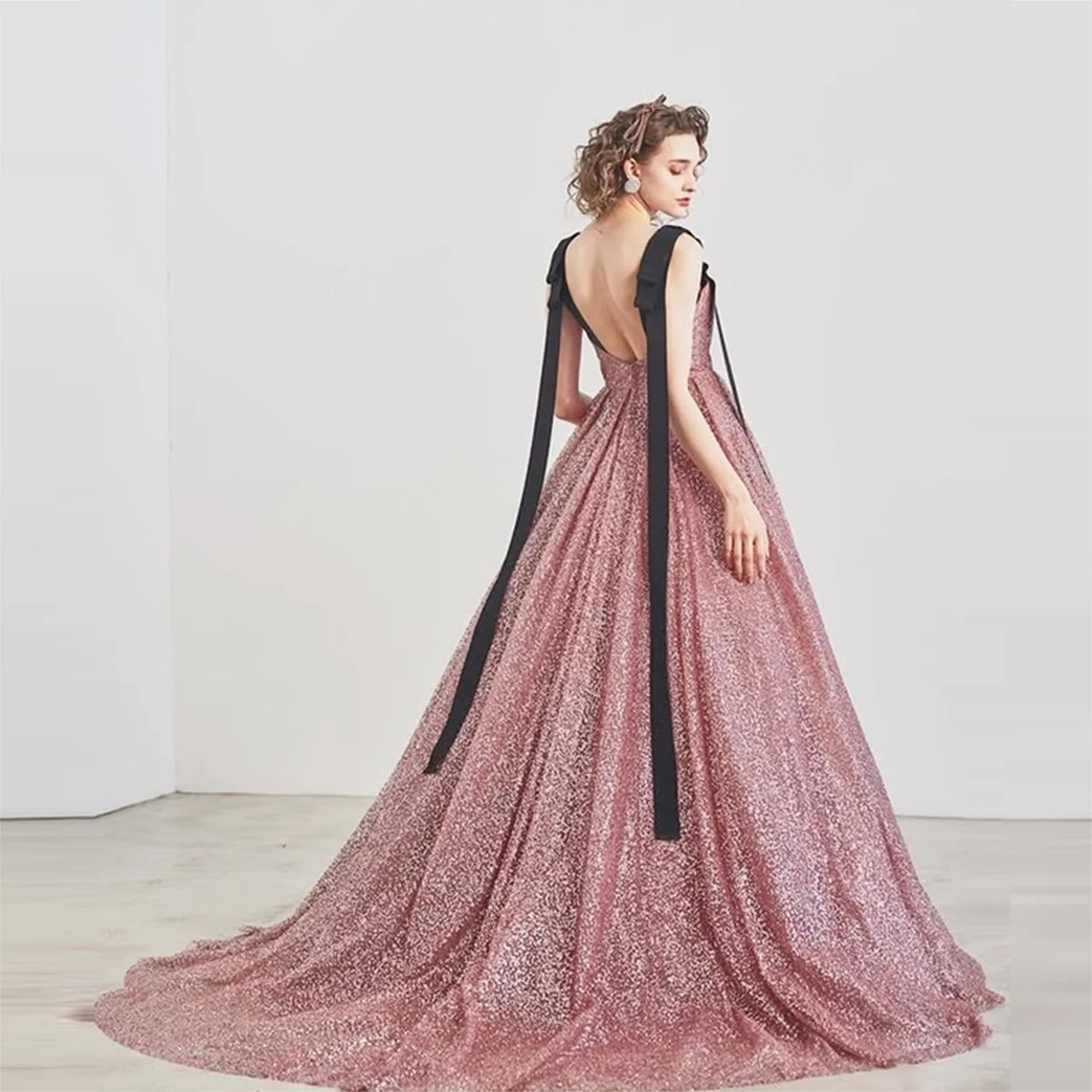 

Rose Gold Sequined A Line Prom Dress Black Straps Sexy Backless Floor Length Evening Gowns Women Formal Party Dress