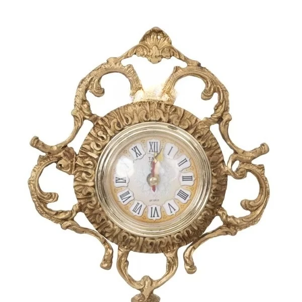 تتميز مجموعة الساعات النحاسية والزجاجية العتيقة بتصميم عتيق رائع مع تفاصيل زهور لديكور منزلي فاخر أنيق