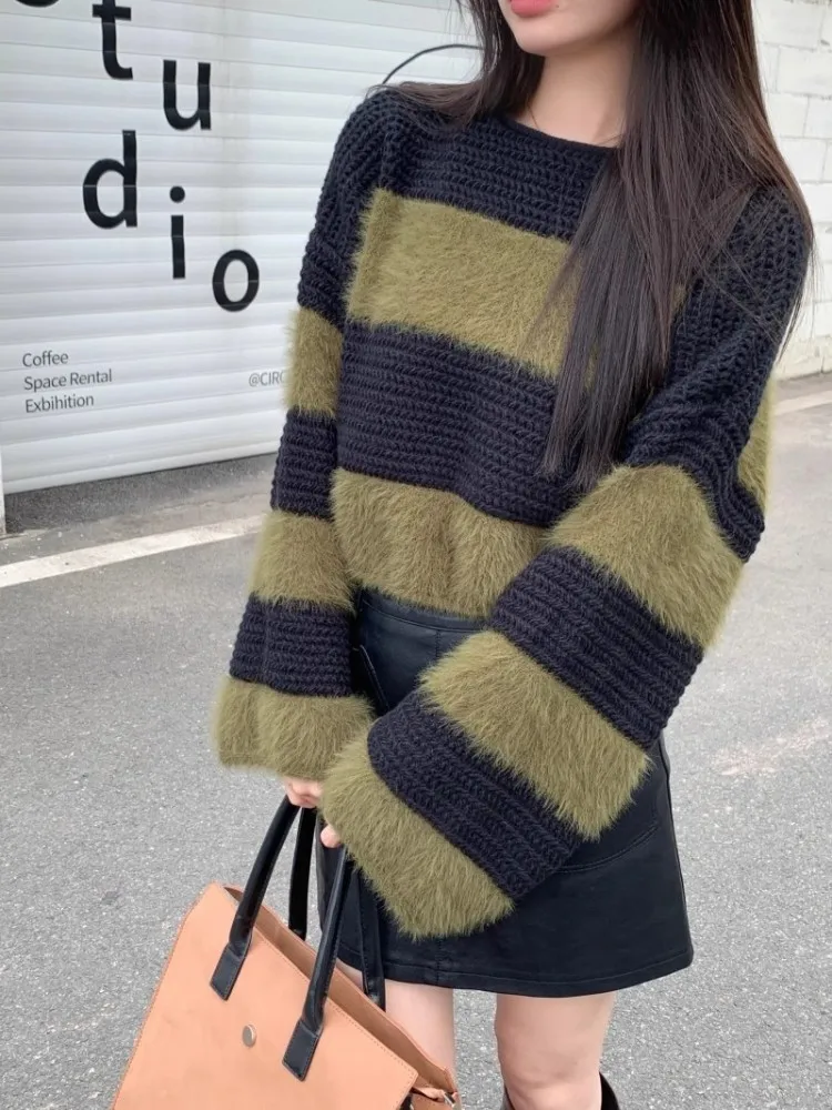 

GUUZYUVIZ 2023 Autumn Winter Striped Sweater Women's Vintage Loose Short Knit Top