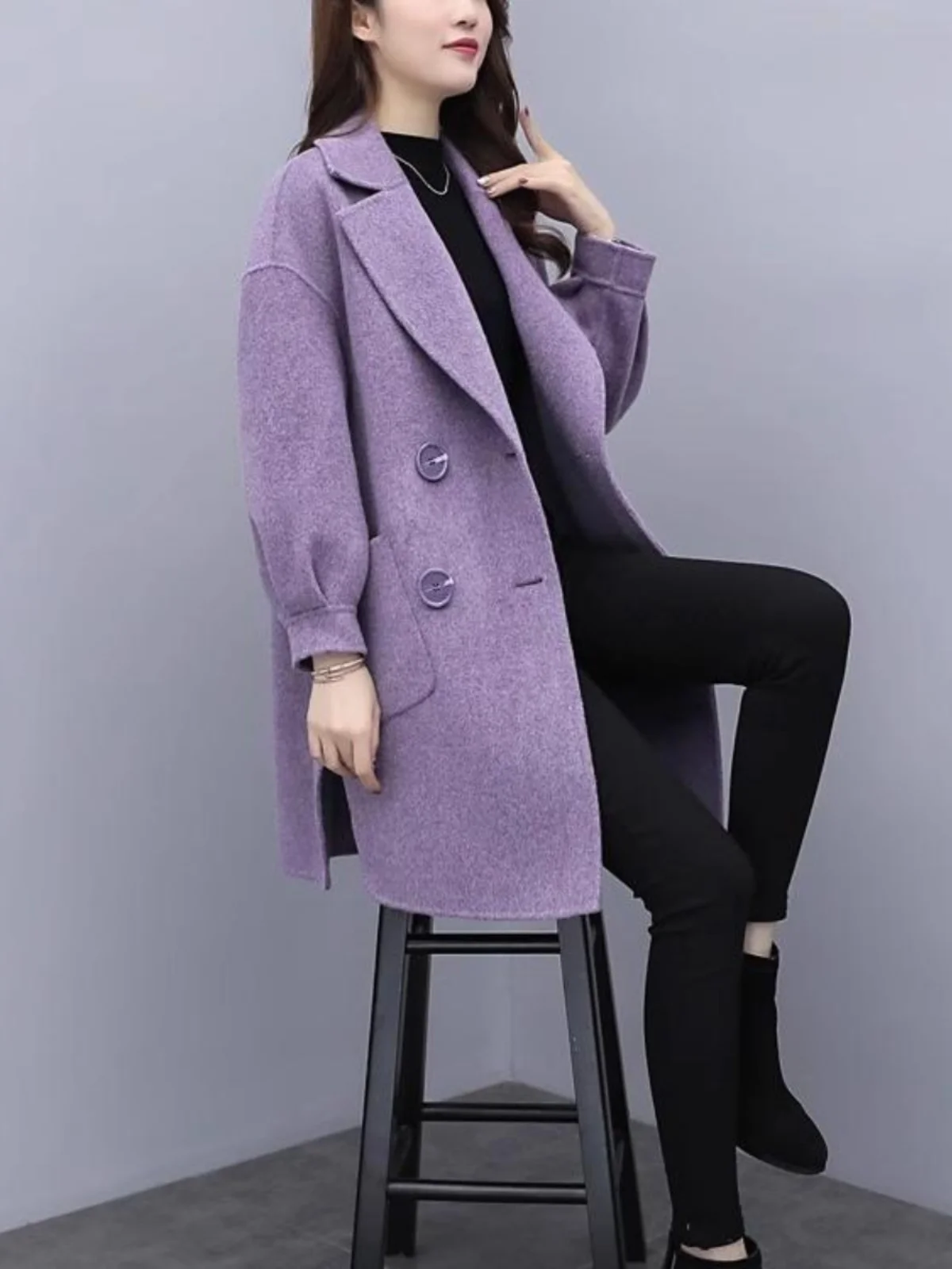 معطف صوفي بنفسجي نسائي خريف وربيع 2024 نسخة كورية جديدة متوسط الطول بأكمام فانوس