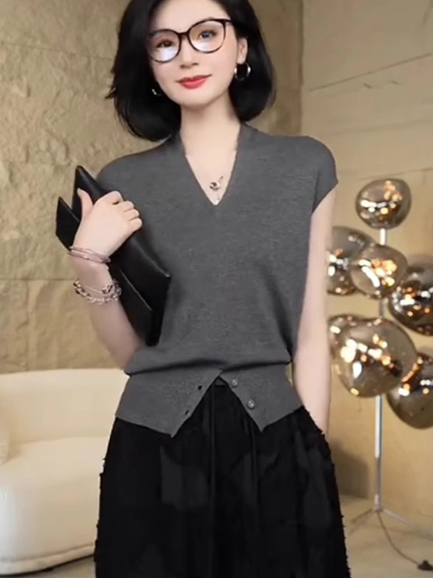 

Приятная для кожи трикотажная футболка из ледяного шелка ort Sve V-ne Simple Faion Korean Sle Commute Straight Cut Basic oulder