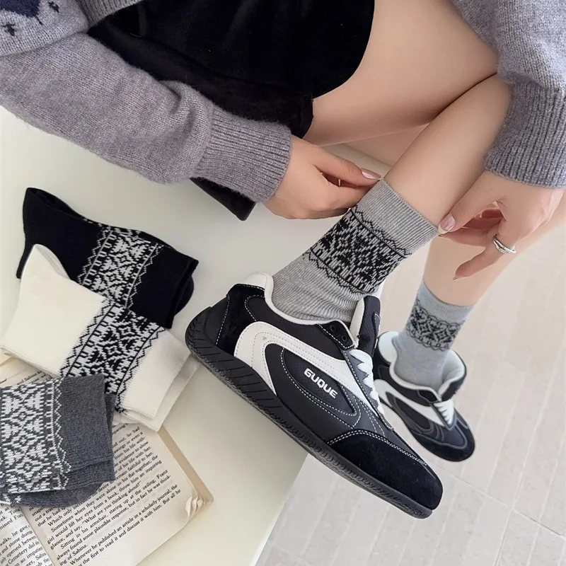 Damen Herbst und Winter Schnee verdickte warme Folk individuelle Retro-Wollsocken im nordischen Stil Weihnachtsgeschenke