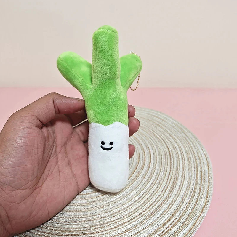 Adorable Stuffed Gift for Kids; Green Onions Plush Toy; Cartoon Scallion Garlic Doll; Veggie Pendant for Bag Car Keychain