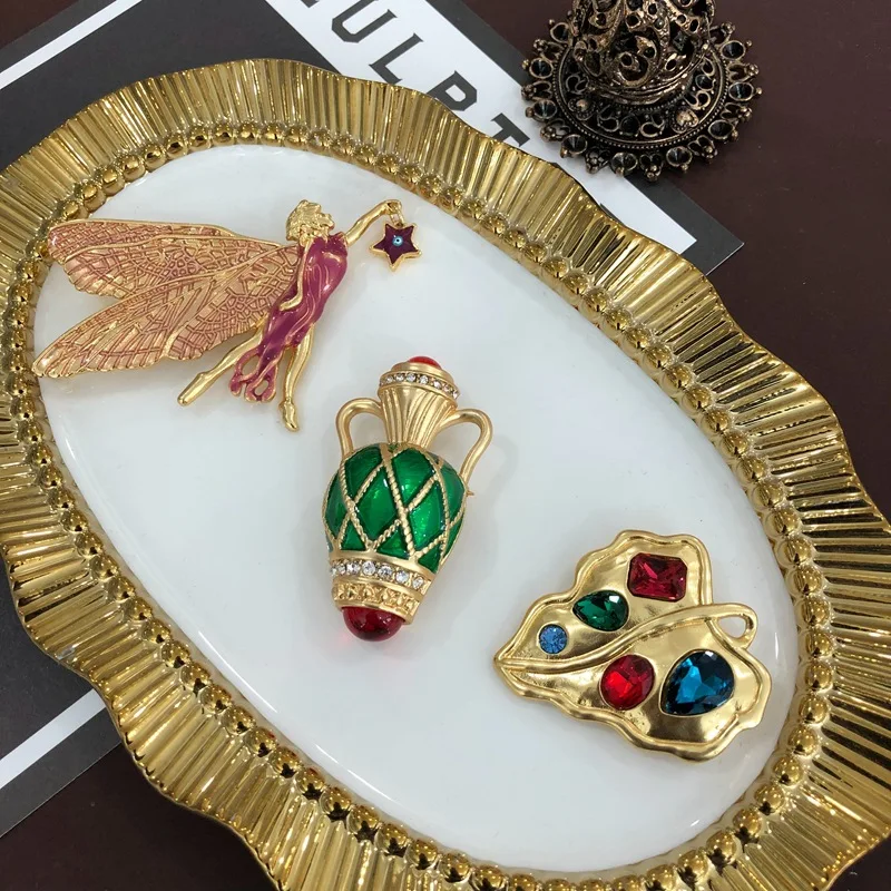 Light Luxury Enamel Glaze Colorful Rhinestone Leaf Fairy Small Pot Brooch
