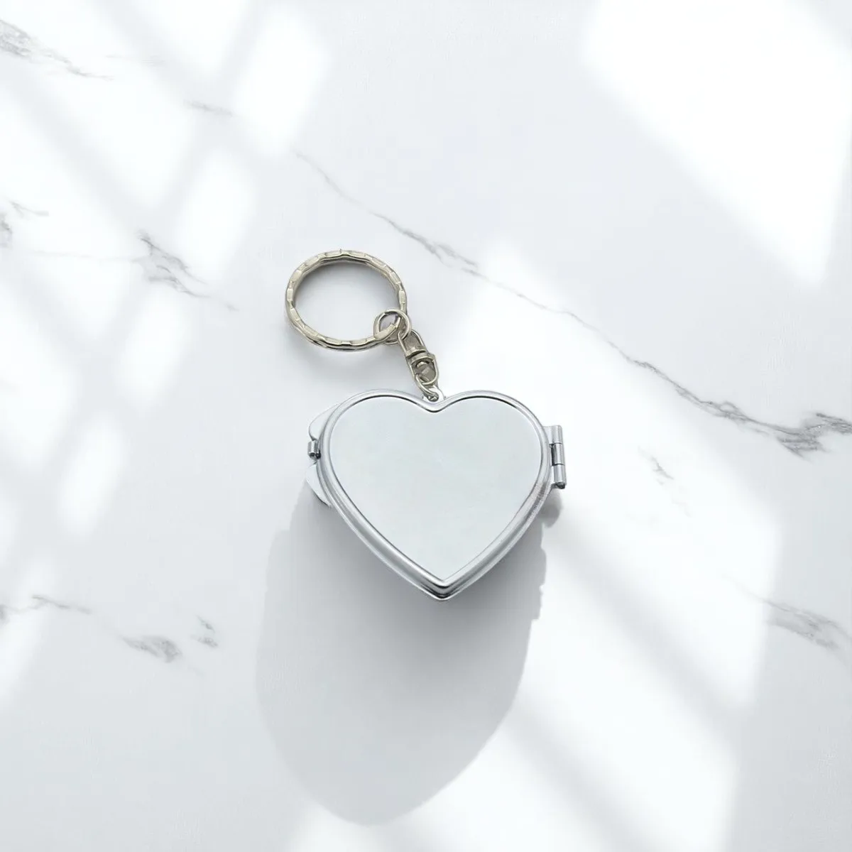 

2025 New Fashion Metal Stainless Steel Mirror Keychain Love Core Heart Keyring for Woman Pendant Key Ring Chain Gift
