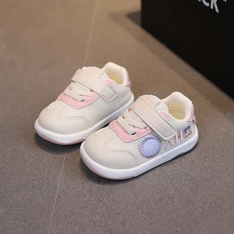 Dziewczęce buty 2025 jesień nowe buciki niemowlęce miękka podeszwa buty do chodzenia antypoślizgowe wygodne buty dziecięce modne chłopięce buty uniwersalne dziewczęce sneakersy