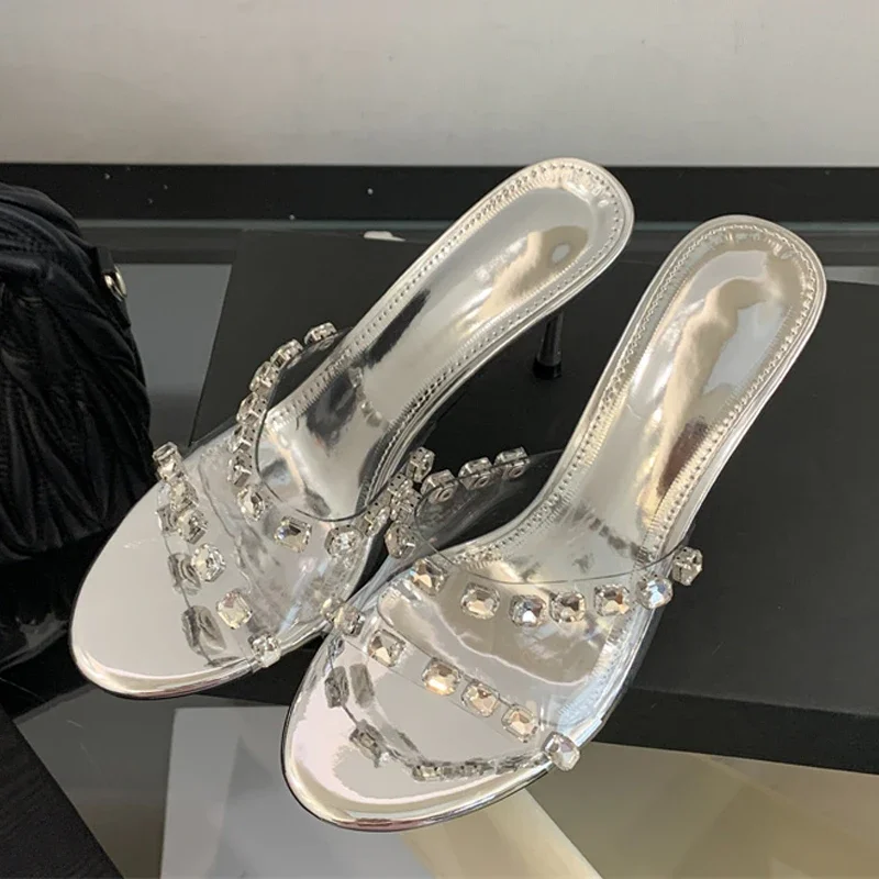 

Прозрачные шлепанцы из ПВХ со стразами на тонком каблуке, женские серебристые летние новые шлепанцы с открытым носком, женские модные сандалии на высоком каблуке