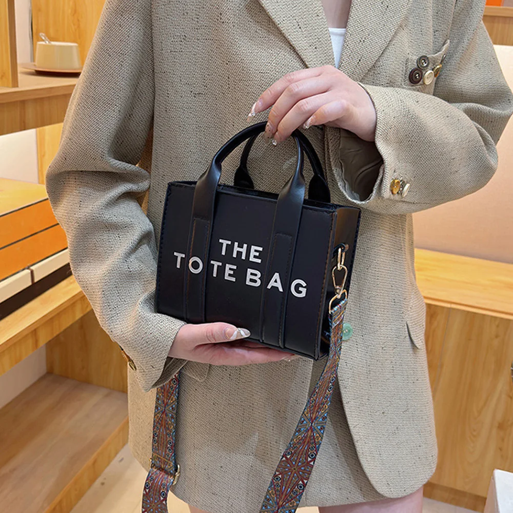 حقيبة كتف واحد متقاطعة مع الجسم للنساء ، حقيبة يد صغيرة مربعة ، موضة اوروبية واطنية ، حقيبة حمل حروف ، جديدة ،