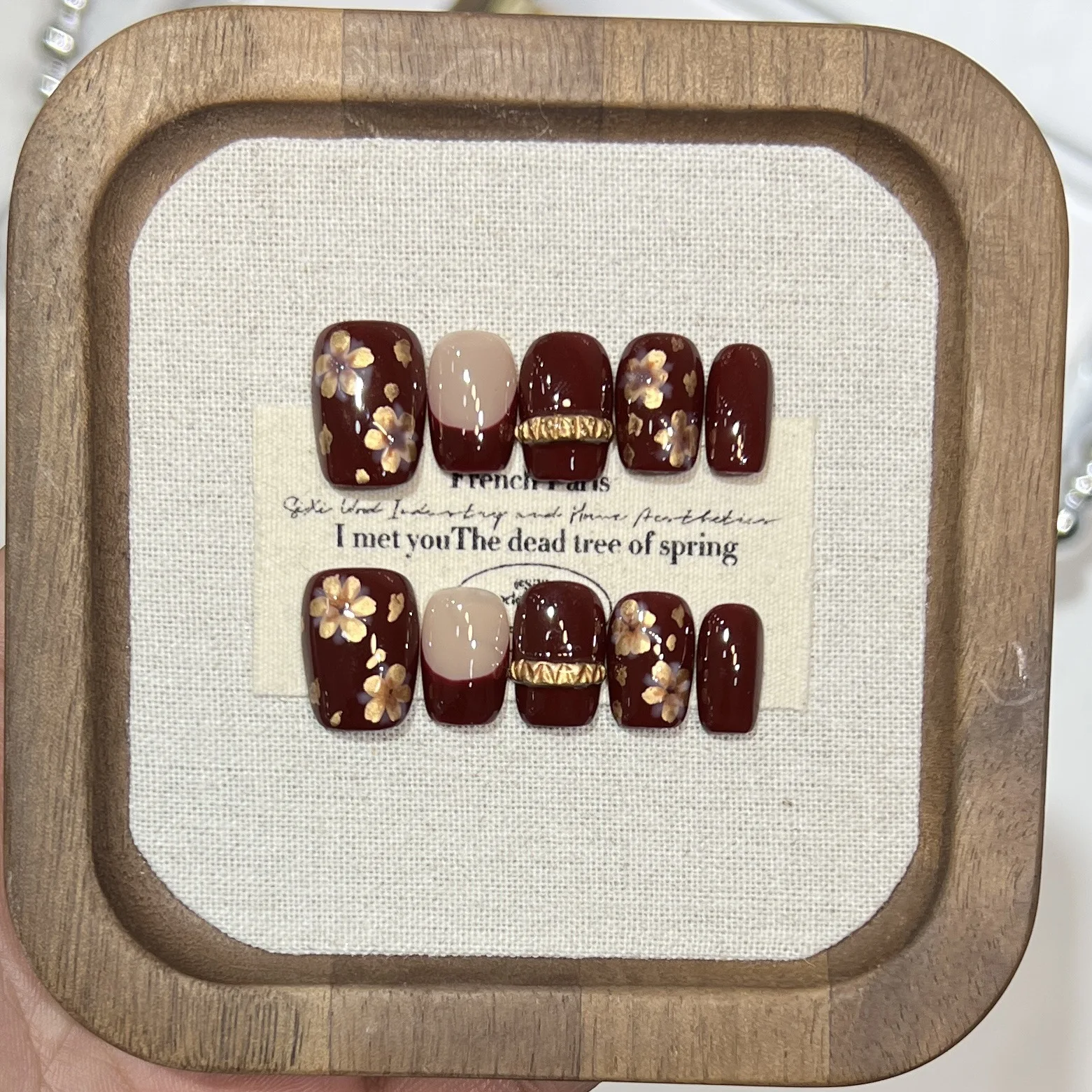 

10Pcs Handmade Short French Press on Nails Retro Golden Flower Metal Line Design False Nails Wearable Nails Tips Art For Girls