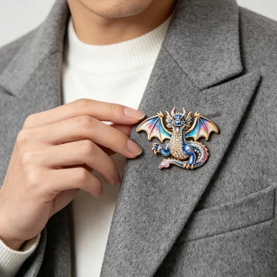 Flying dragon brooch, high-end diamond studded oil dripping dragon shaped brooch, personalized backpack clothing accessories