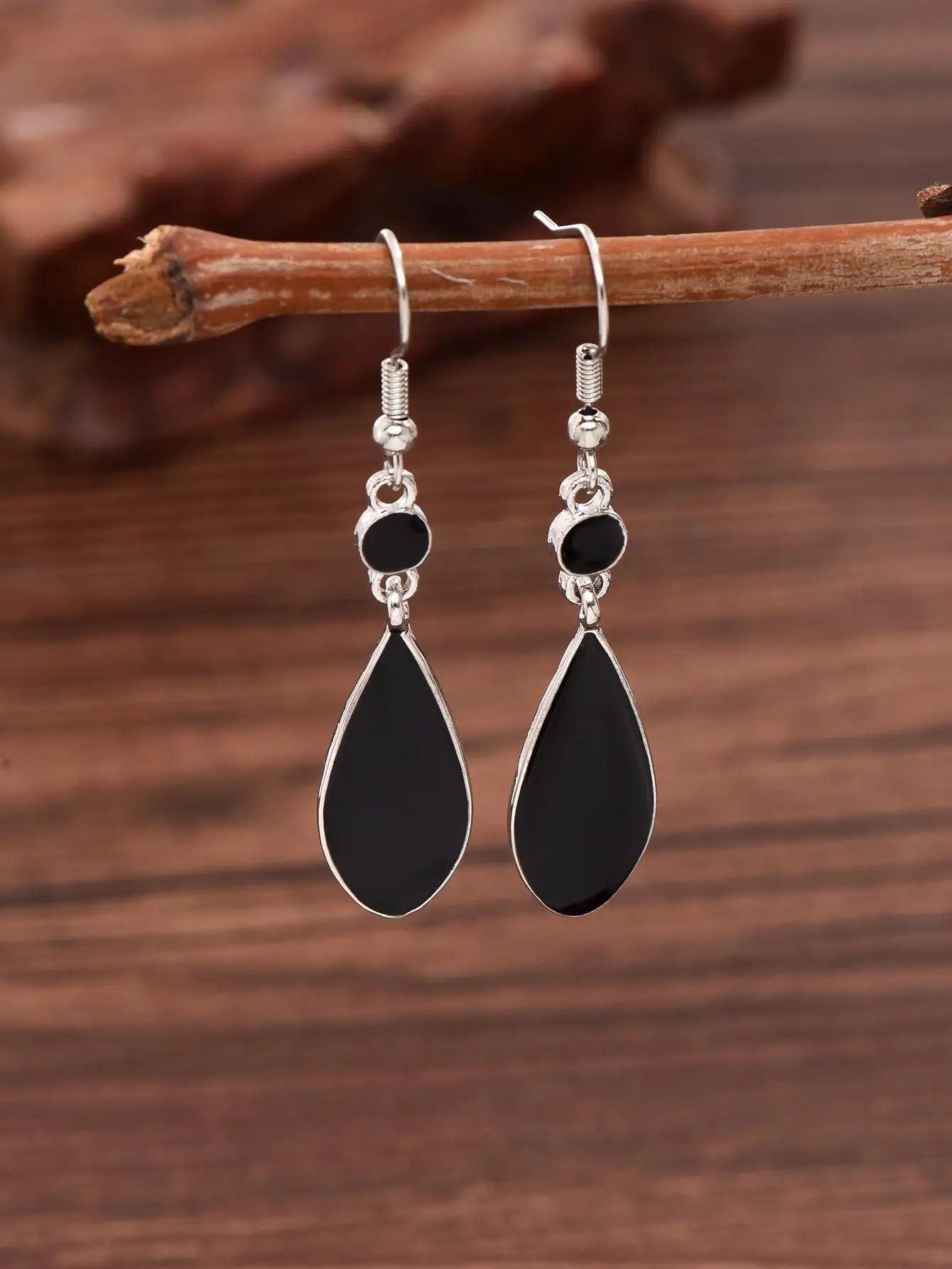 

1 Pair Fashionable & Versatile Black Teardrop Dangle Earrings, Suitable For Women's Daily Outfits And Party Accessories