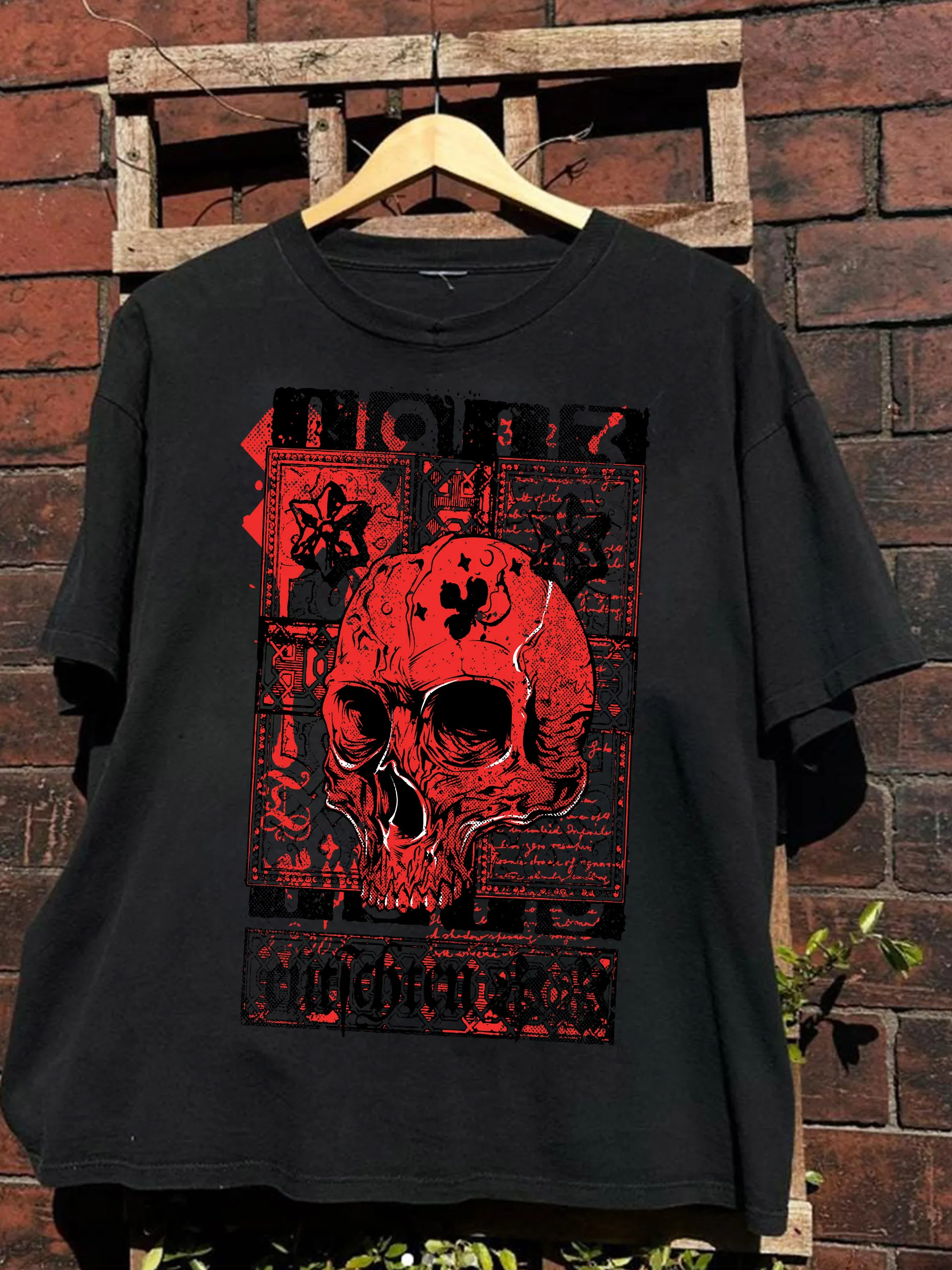 

Men's T shirt Red Skull Printed design, black short sleeve crew neck, 100% cotton