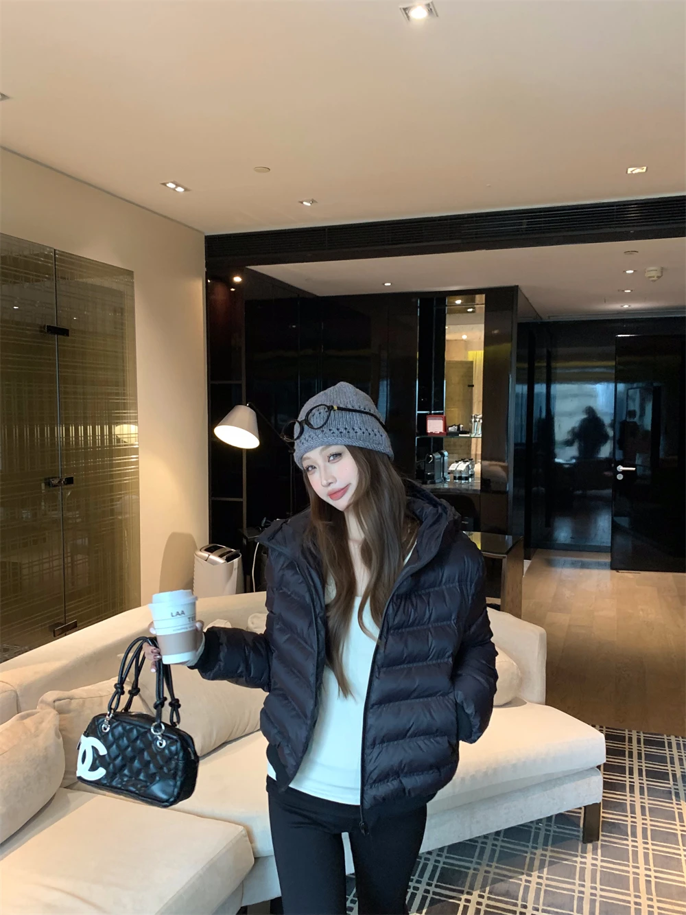 

Корейская утепленная хлопковая куртка с капюшоном для женщин: зимняя, теплая, короткая, повседневная, универсальная, черная, для молодых девушек