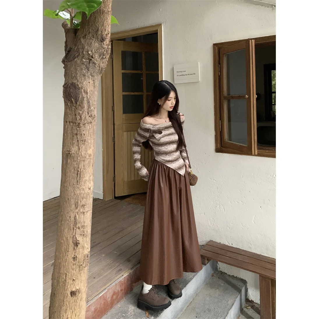 2024 Autumn French Irregular Striped One Shoulder Knitted Shirt Autumn Retro PU Leather Half Body Skirt 2-piece Set