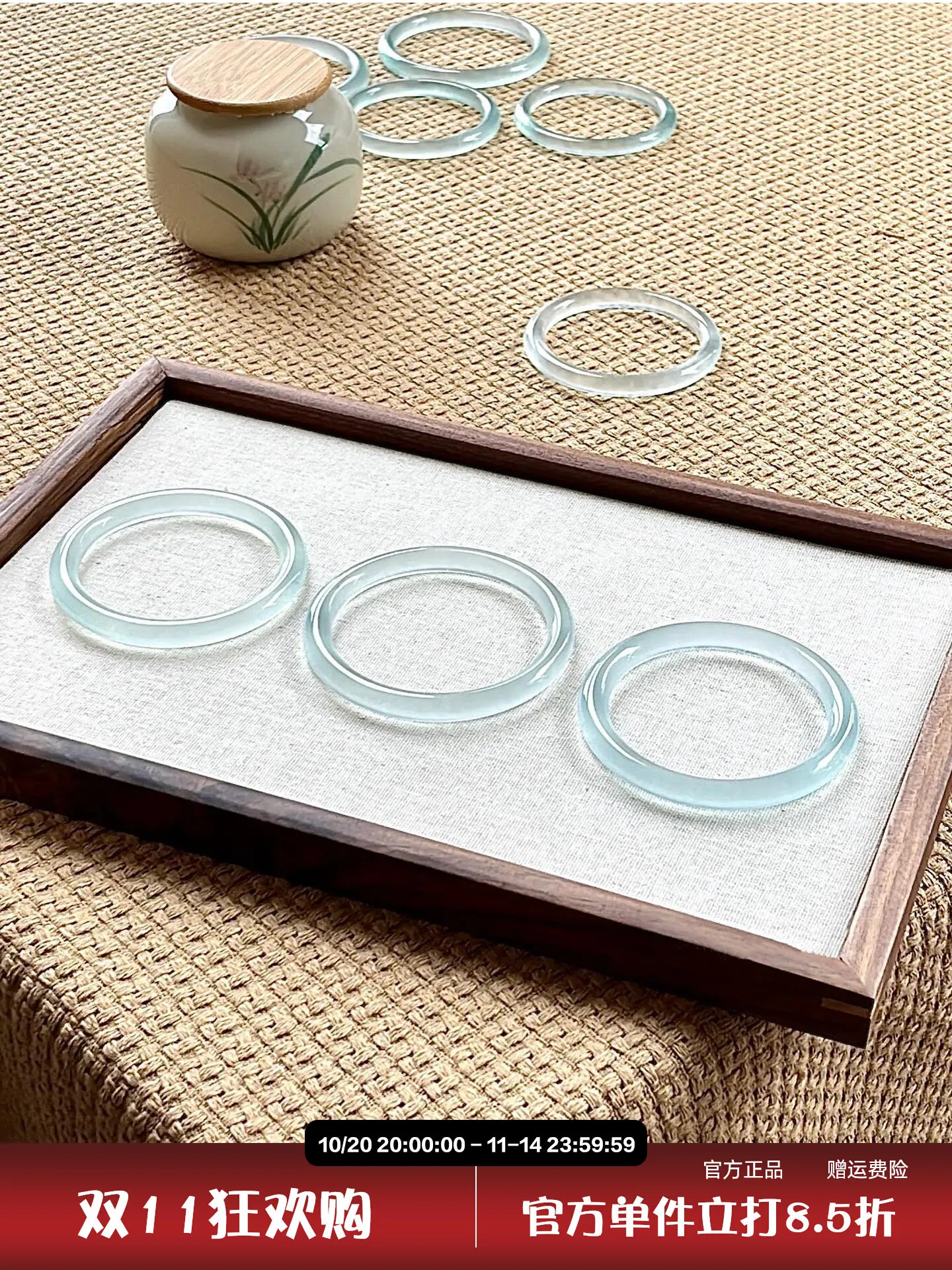 

Браслет из нефрита цвета голубой воды, тонкий, круглый, с эффектом льда, синий, как небесно-голубой, с орхидеями.