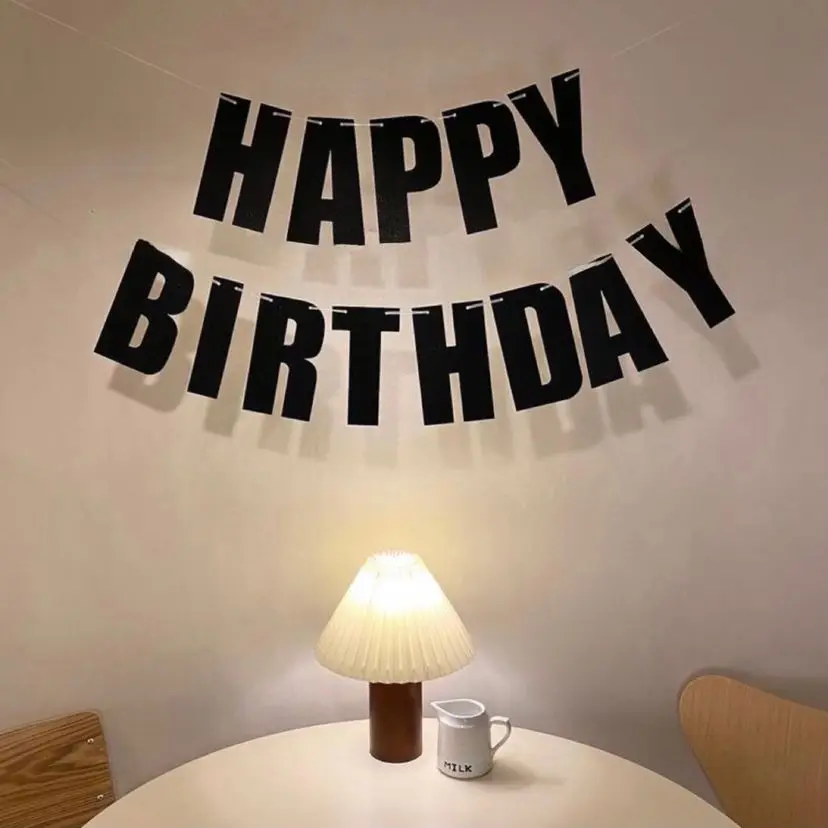 Geburtstagsbanner mit schwarzem Hintergrund und weißen Buchstaben, Partydekoration zum Geburtstag, festliche Dekoartikel – Detail 3