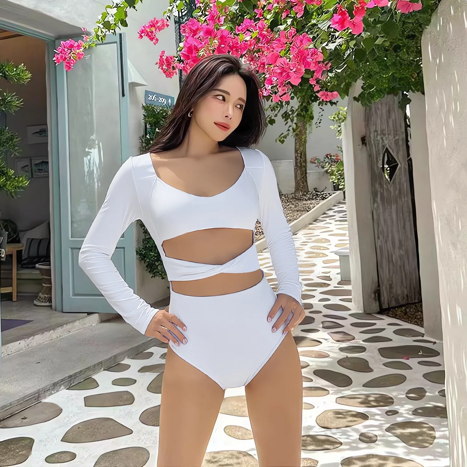 بدلة سباحة نسائية 2026 نقية ومثيرة من قطعة واحدة بأكمام طويلة مونوكيني للتخسيس للربيع والصيف مقصوصة باللون الأبيض الصلب للسباحة Ropa