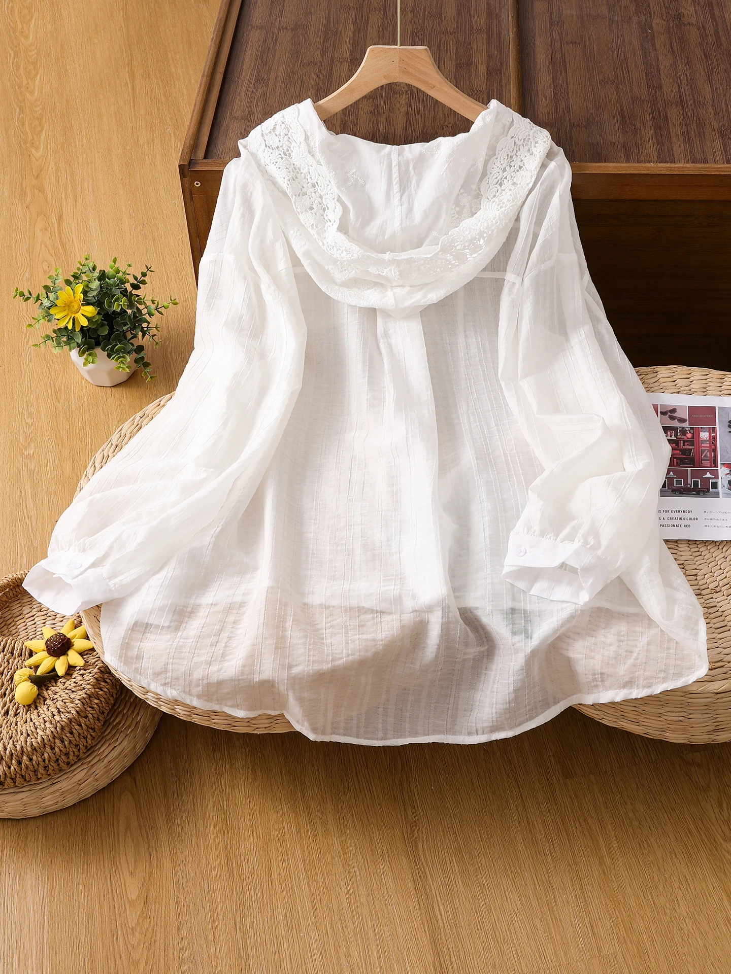 

White Lace Hollow out Hooded irt Jaet Women Summer Loose Slimming Lightweight Long Sve Sun Protection Open Cardigan Top