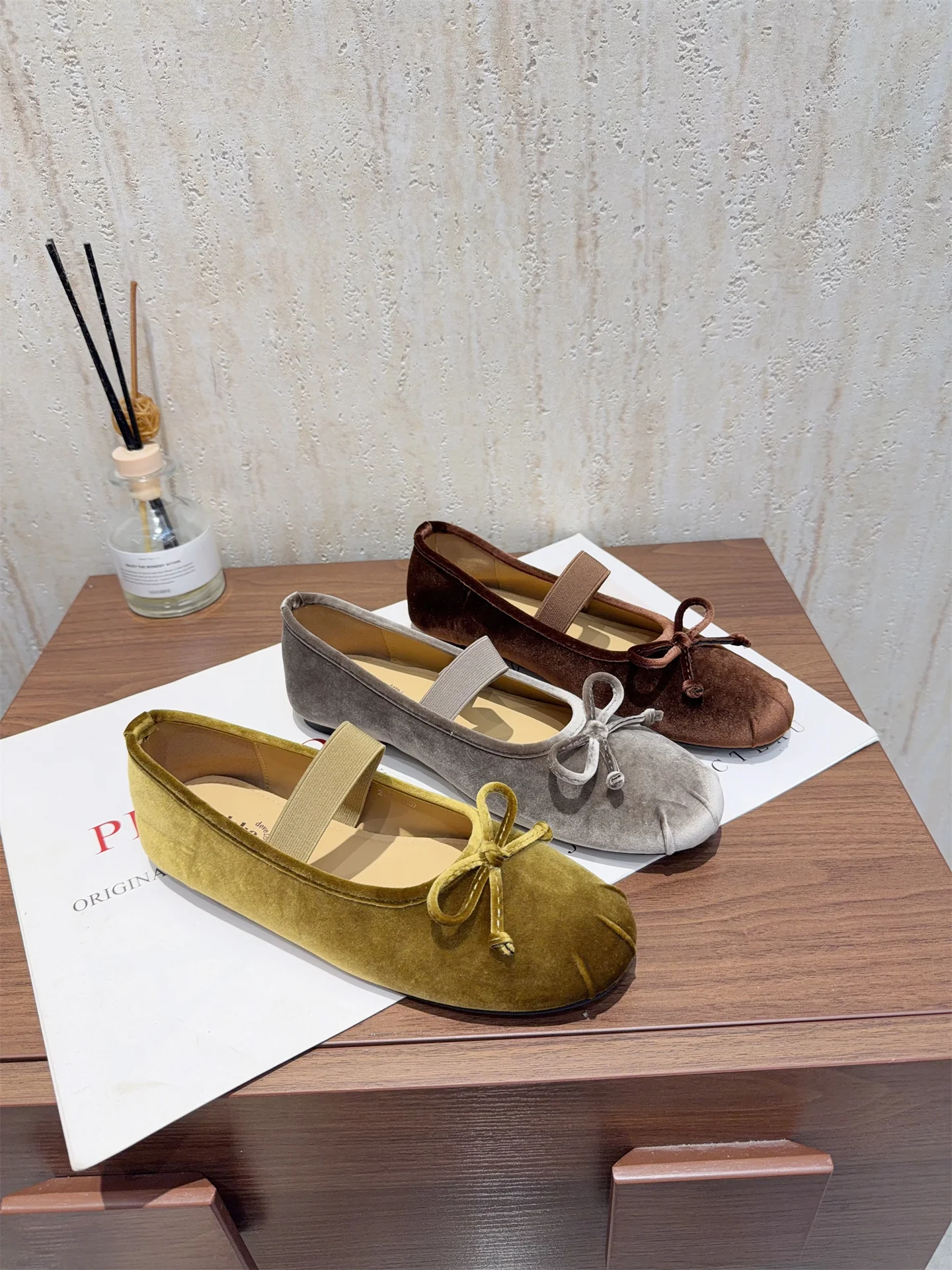 eleganti-scarpe-basse-mary-jane-in-velluto-dorato-scarpe-da-donna-con-suola-morbida-e-fiocco-punta-tonda-calzature-casual-alla-moda