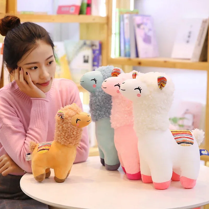 Sorriso Kawaii Alpaca Cordeiro Pelúcia Animais Brinquedo, Boneca Recheada Bonito, Almofadas Domésticas, Decoração para Casa, Brinquedos Infantis, Presentes de Aniversário