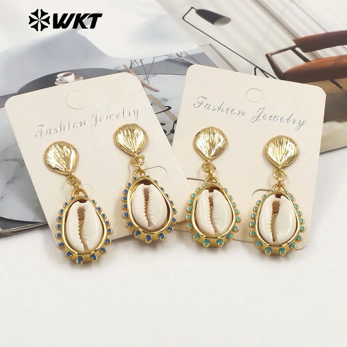 

WT-MPE171 Серьги средней длины в пляжном стиле Каури, белая ракушка с каменными бусинами, изысканные аксессуары для отпуска для женщин