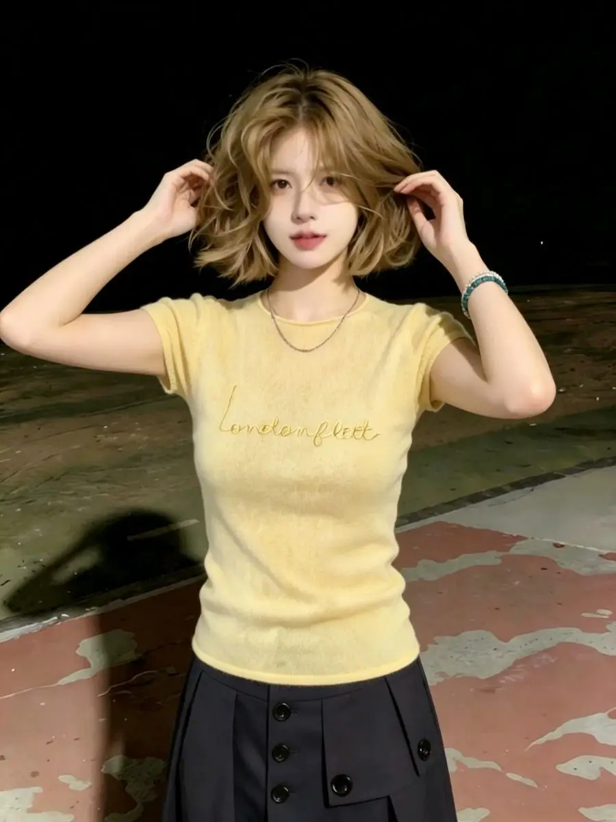 Dopamine 2026 Dressing Yellow Embroidered Knit Short Sleeve T-shirt Women Summer Stylish Unique Streetwear Top