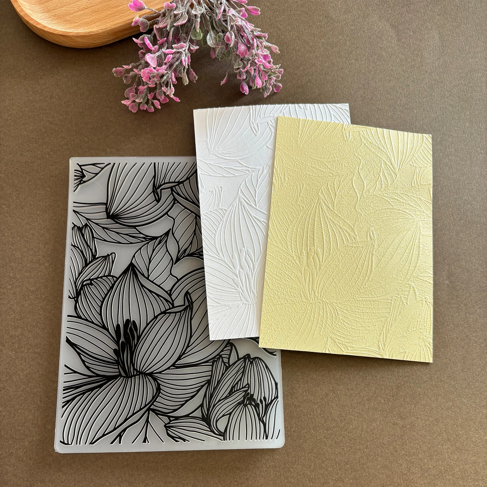 Geprägte Ordner mit Lotus- und Lotusblüten, verwendet für die Herstellung von Karten, DIY-Kunststoff-Collagenalben, geprägte Kunststoff-Ordner-Dekorationste
