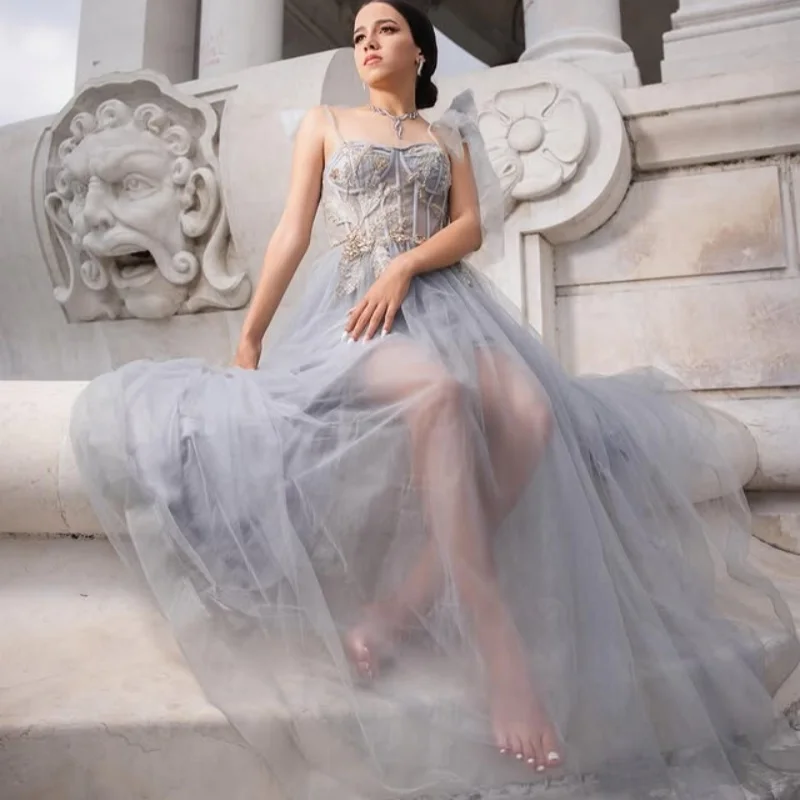 

Customized grey Spaghetti Straps Tull Wedding Dresses applique Tull Bridal Gowns Made Dress