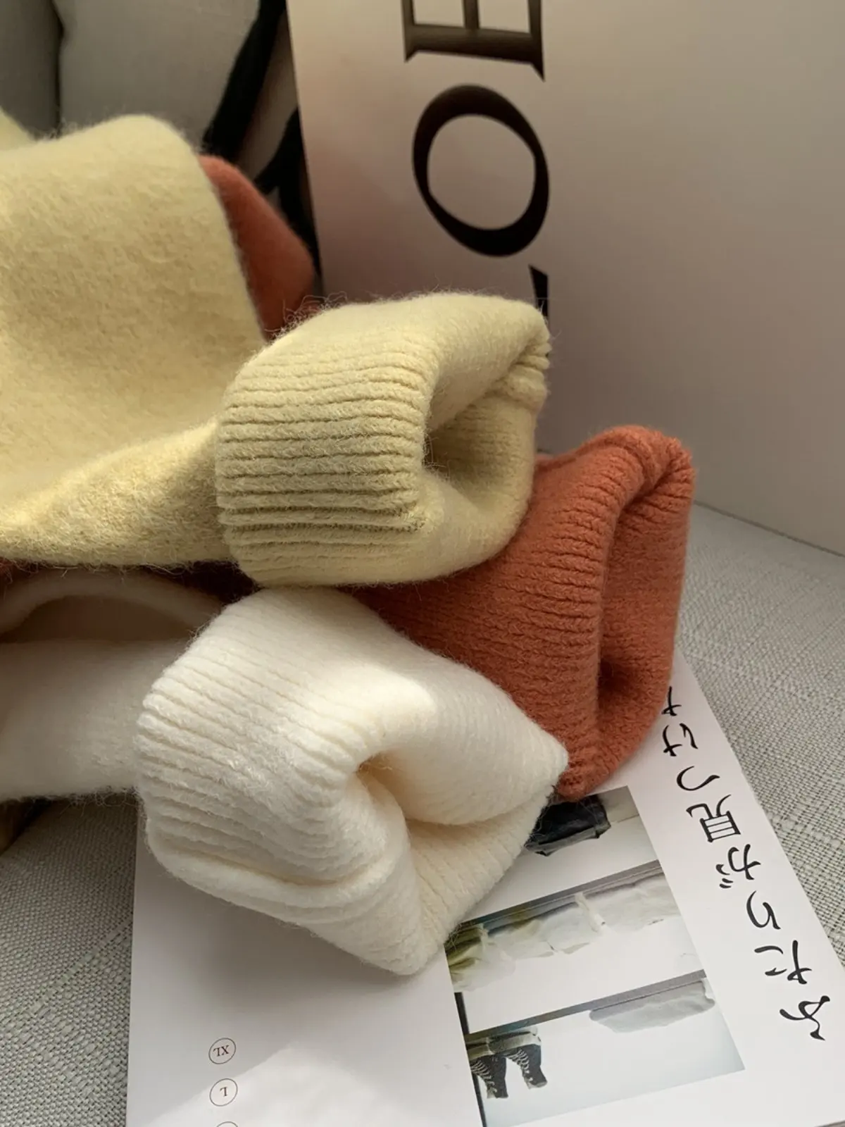 Thiened eep Fluwelen gele gebreide trui Losse ronde Ne Big Sweater Comfortabele Lazy Sle Dames Herfst Faion