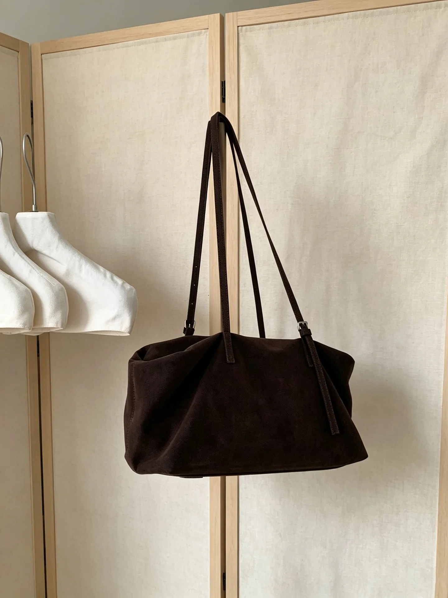 2026 – Neuerscheinung – Große Pendler-Umhängetasche – Minimalistische Mode – Kissen-Stil Damenhandtasche – Leichtgewicht-Nylon – Detail 15