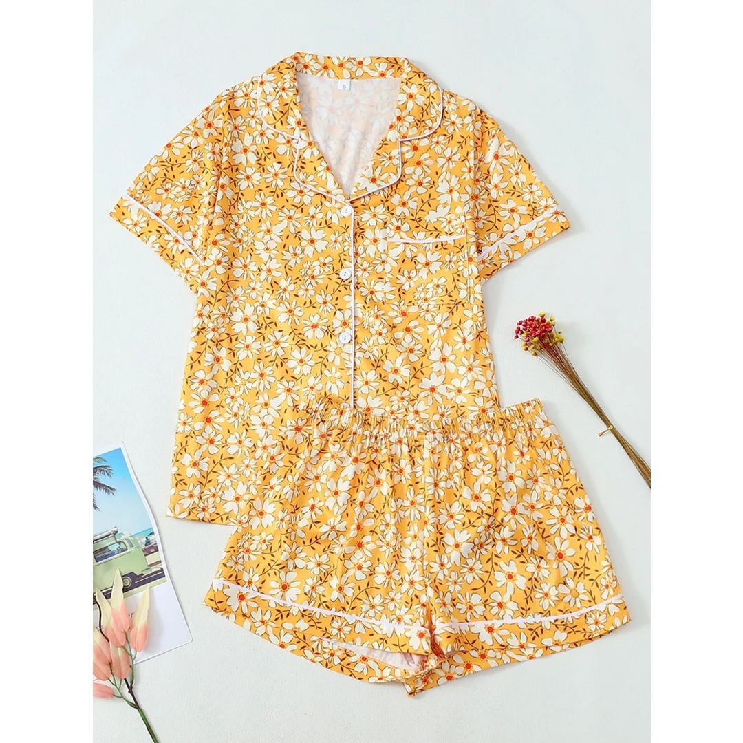 

Cute Yellow Women's Pajamas Set Little Daisy Printed Pajamas with Lapels Short Sleeves and Shorts Pants Summer East Gifts