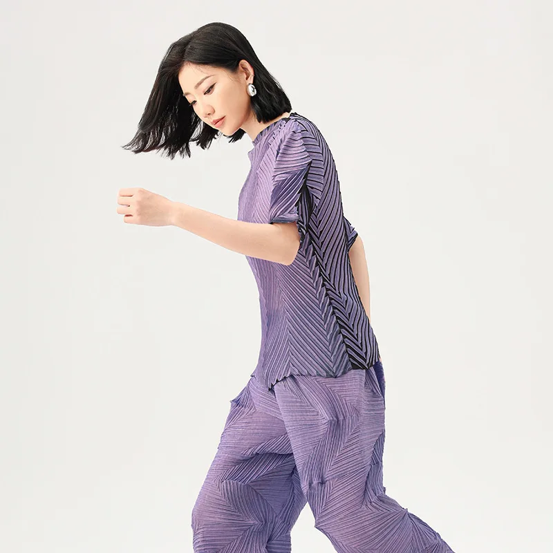 YFPF Miyake Pleated 여성 티셔츠 패션 반팔 보라색 솔리드 컬러 다목적 탑 블라우스 캐주얼 2025 New Clothing
