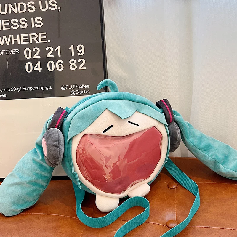 Yeni Hatsune Miku Peluş Büyük Ağız omuzdan askili çanta Moda Itabag Iki Yuan Kız Sırt Çantası Büyük Kapasiteli Kawaii okul çantası Hediye