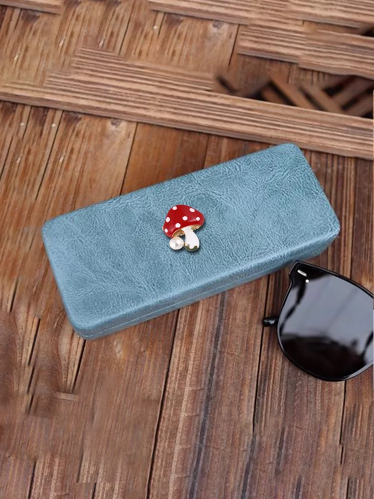 Women's Eyewear Case Faux Leather with Velvet Portable & Pressure-Proof Green & White Captivating Floral Decor