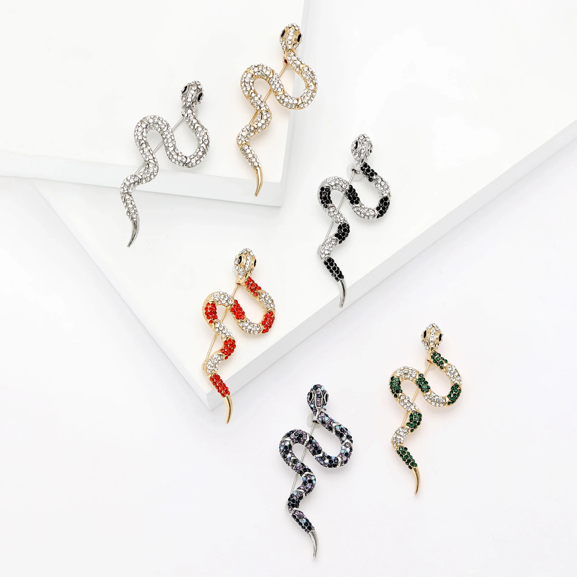 New Rhinestone Snake Brooches for Women Unisex Shiny Glass Animal Pins Event Party Backpack Decoration Clothes Accessories