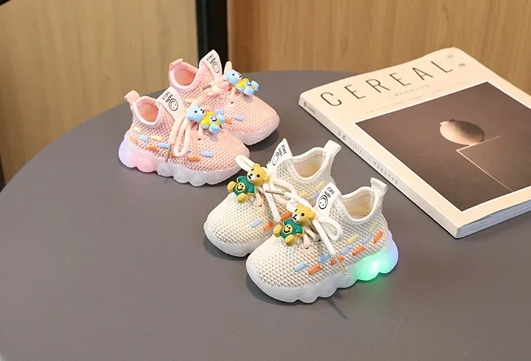 Mode kinder Leuchtende Turnschuhe LED Blinkende Schuhe für Mädchen Baby Casual Schuhe Frühling Herbst Heißer Verkauf Kleinkind Sport Schuhe – Detail 3