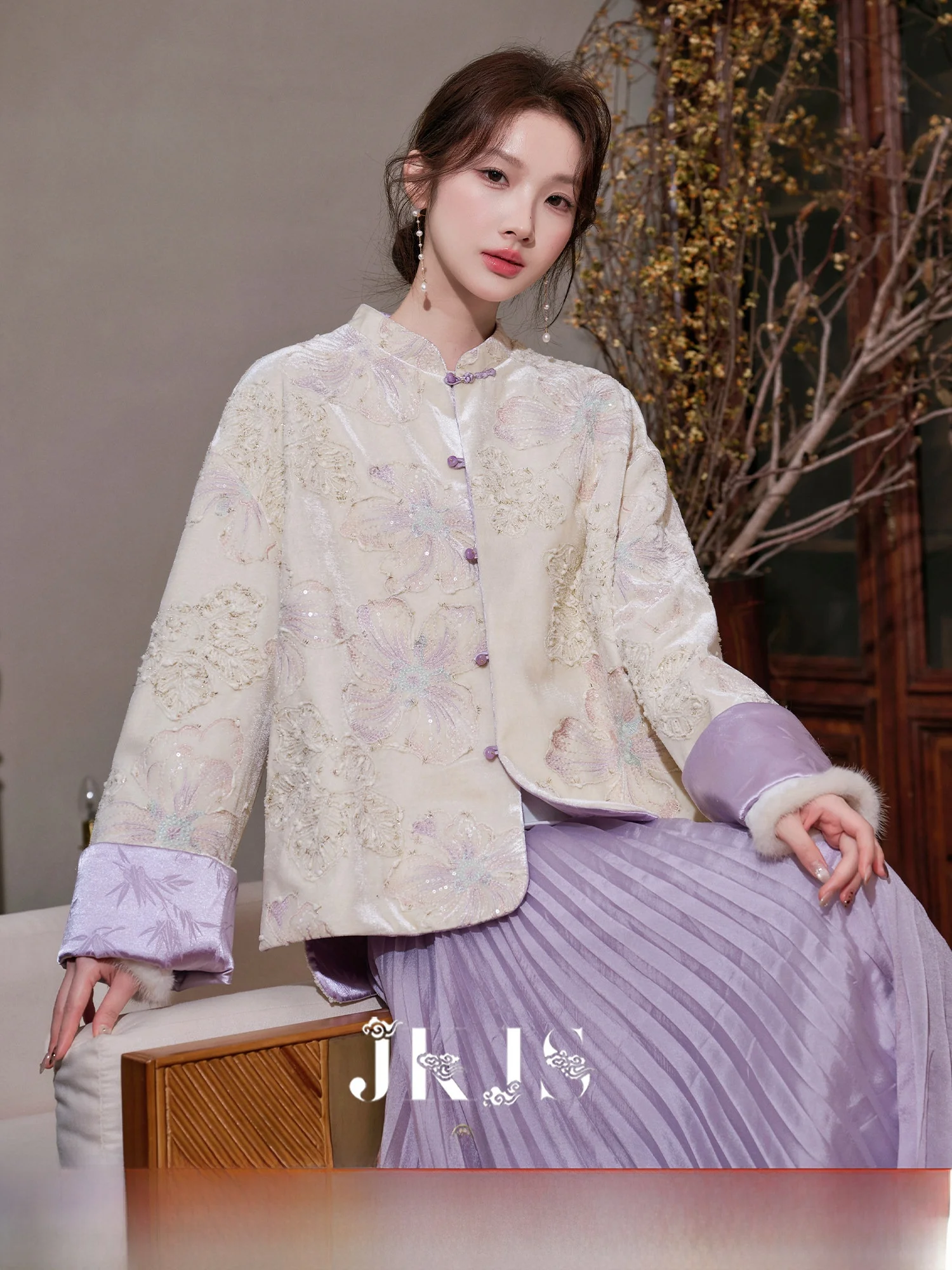 

New 2025 Women's Velvet Jaet Embroidered Purple e Stitch Stand Fit Chinese Sle Button up Autumn Winter Faion