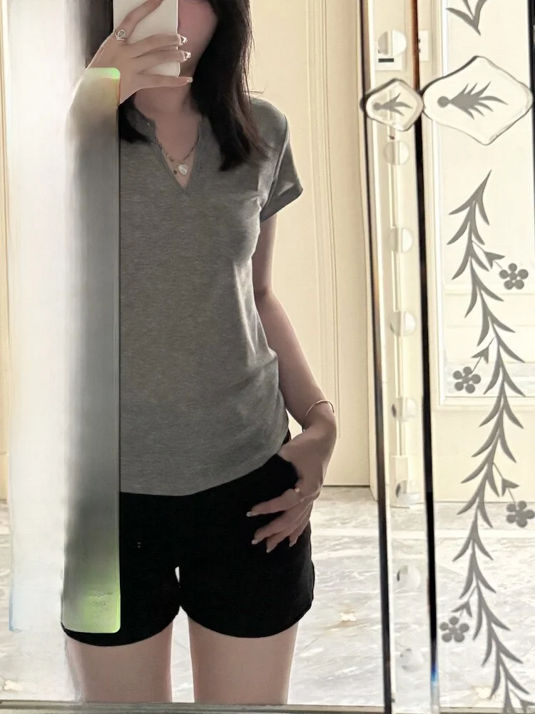 

Невыцветающие черные джинсовые шорты с высокой талией, удобные, утягивающие, с широкими штанинами, в повседневном стиле, на молнии, весна-лето, женские джинсы